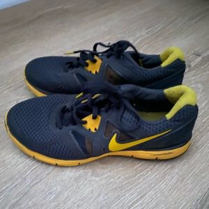 Live Strong Nike Sneakers Size 6 Y